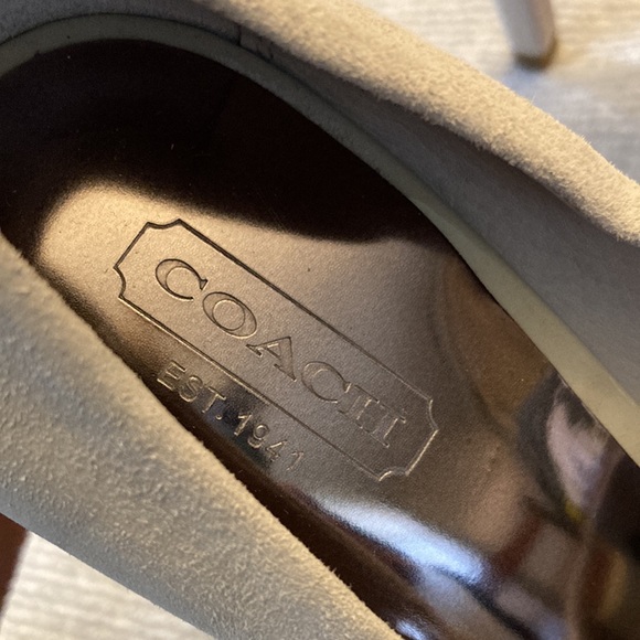 COACH LIGHT GRAY SUEDE LEATHER SELMA HEELS. NEVER WORN. GORGEOUS! SIZE 7.  NWOT - Picture 6 of 13